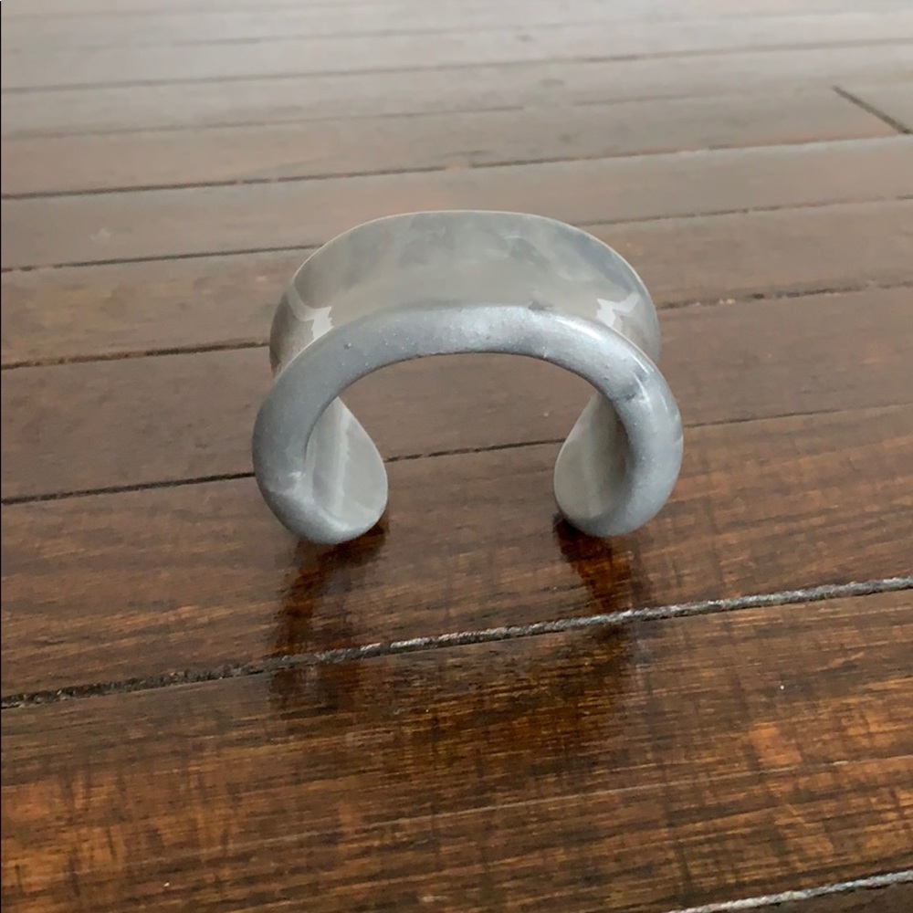 Grey swirl cuff